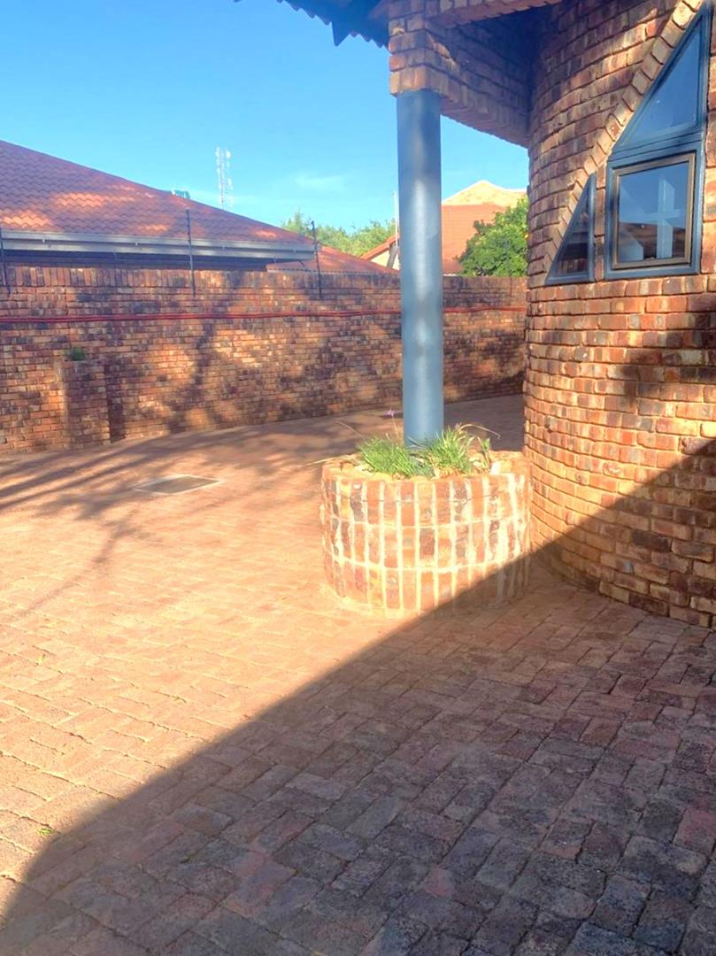 4 Bedroom Property for Sale in Royldene Northern Cape